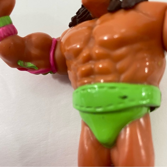Ultimate warrior 1990 vintage wrestler Hasbro Preowned condition-see pictures - Picture 6 of 9